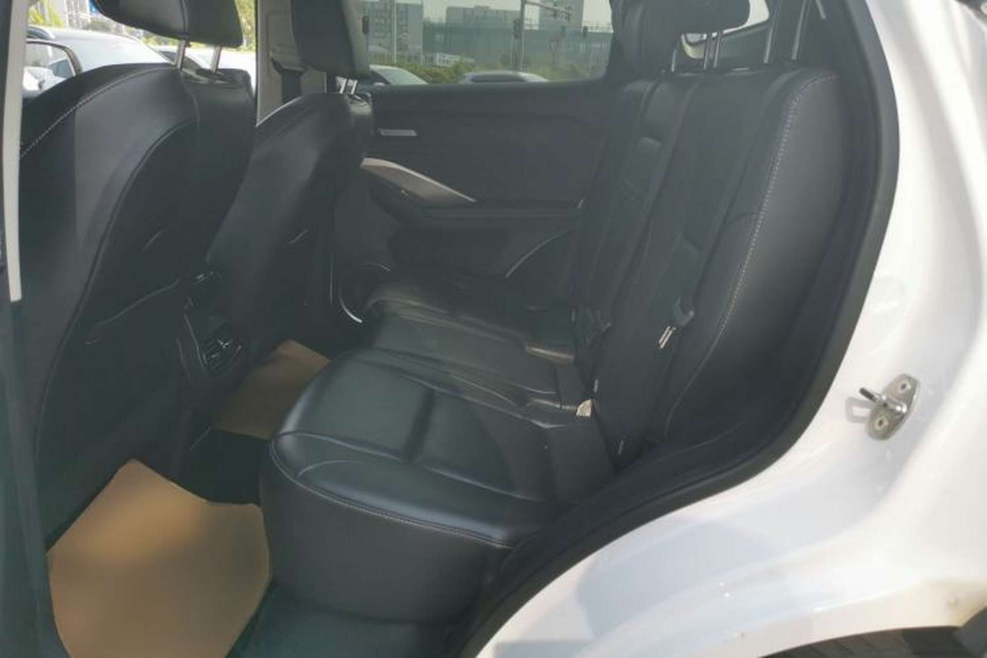 Used Wey VV6 2020 2.0T Two-Wheel Drive Smart Enjoyment+ Left Rear Seat