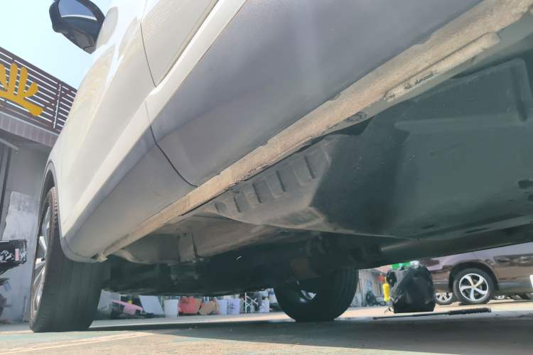 Used Wey VV6 2020 2.0T Four-Wheel Drive Zhiyu+ Left Side Sill