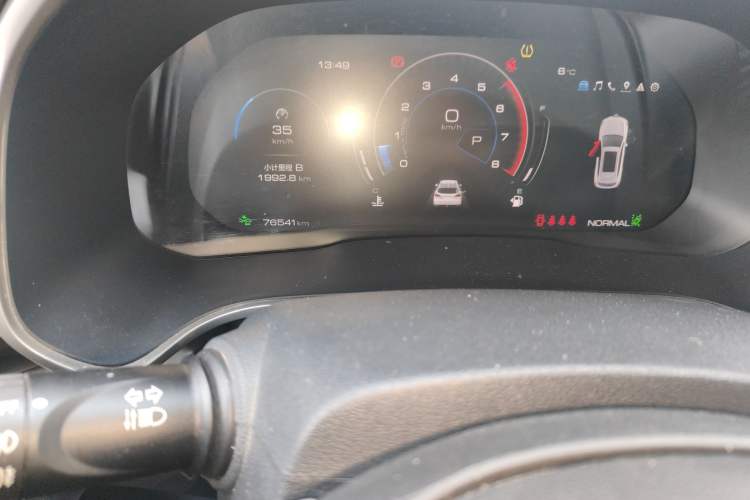 Used Wey VV6 2020 2.0T Two-Wheel Drive Smart Enjoyment+ Odometer Close Up