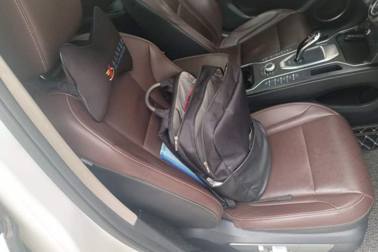 Used Wey VV6 2020 2.0T Two-Wheel Drive Smart Protection+ Right Front Seat