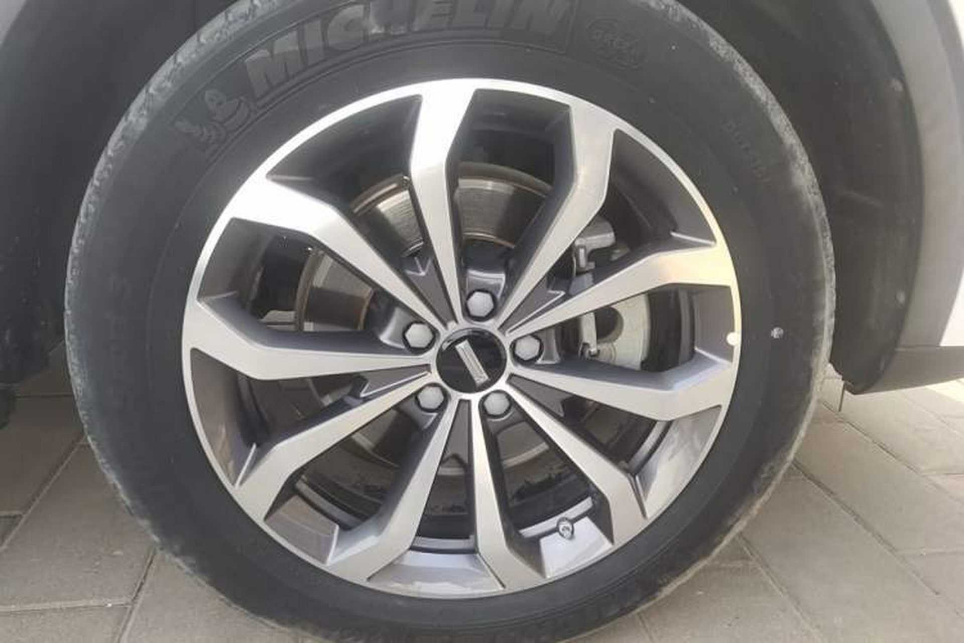 Used Wey VV6 2020 2.0T Two-Wheel Drive Smart Protection+ Right Front Wheel Hub
