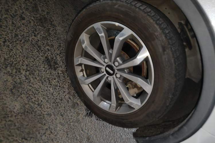 Used Wey VV6 2020 2.0T Two-Wheel Drive Smart Protection+ Right Front Wheel Hub