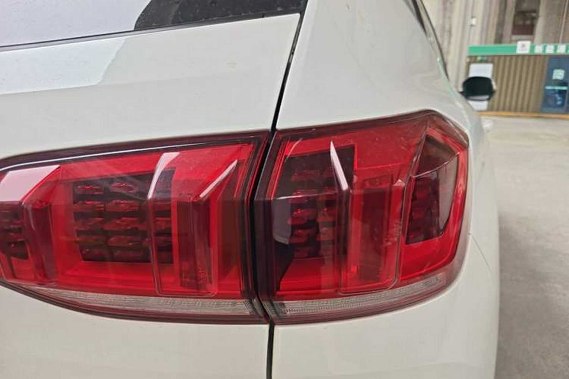 Used Wey VV6 2020 2.0T Two-Wheel Drive Smart Protection+ Right Rear Taillight