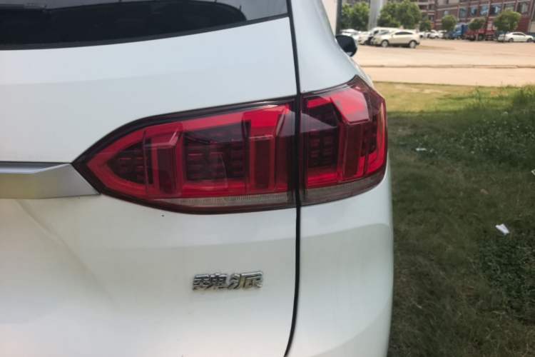 Used Wey VV6 2020 2.0T Two-Wheel Drive Smart Protection+ Right Rear Taillight