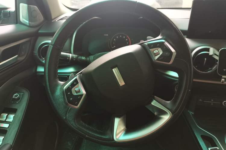 Used Wey VV6 2020 2.0T Two-Wheel Drive Smart Protection+ Steering Wheel