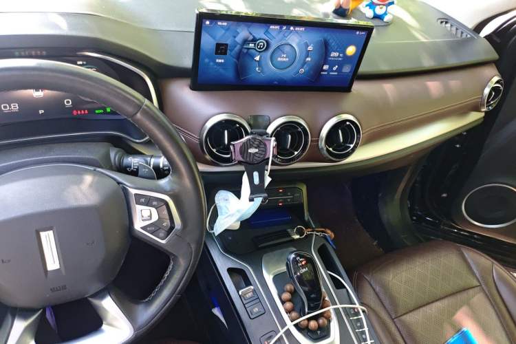 Used Wey VV6 2021 2.0T Two-Wheel Drive Smart Plus Audio And AC Panel