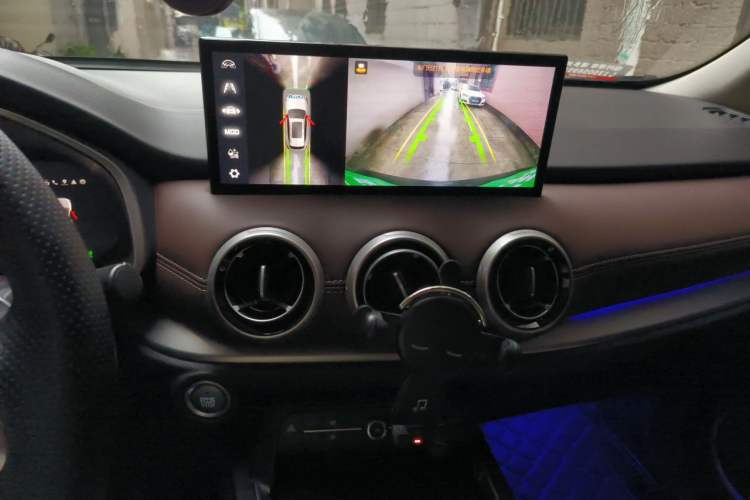 Used Wey VV6 2021 2.0T Two-Wheel Drive Smart Plus Audio And AC Panel