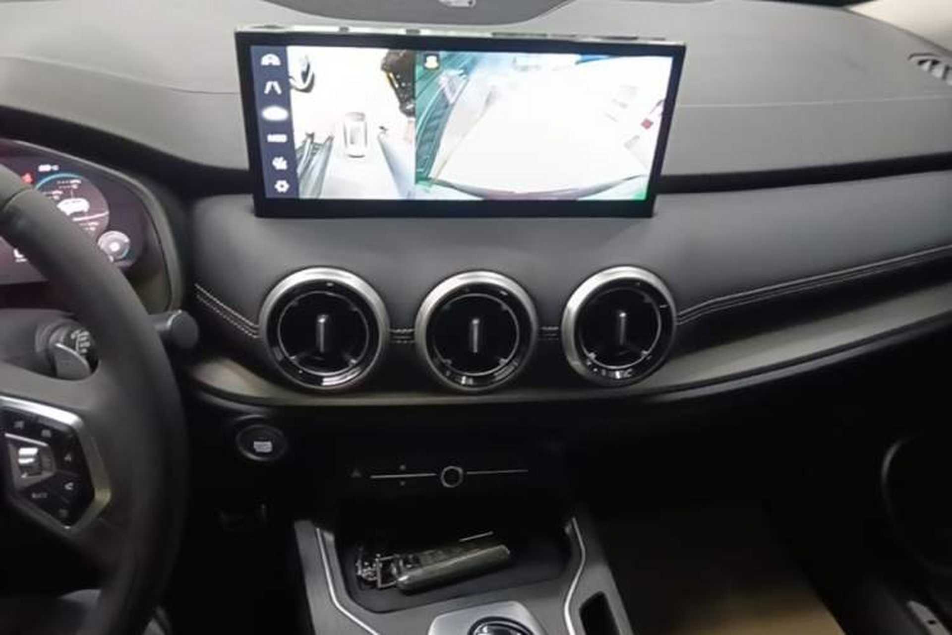 Used Wey VV6 2021 2.0T Two-Wheel Drive Smart Plus Audio And AC Panel