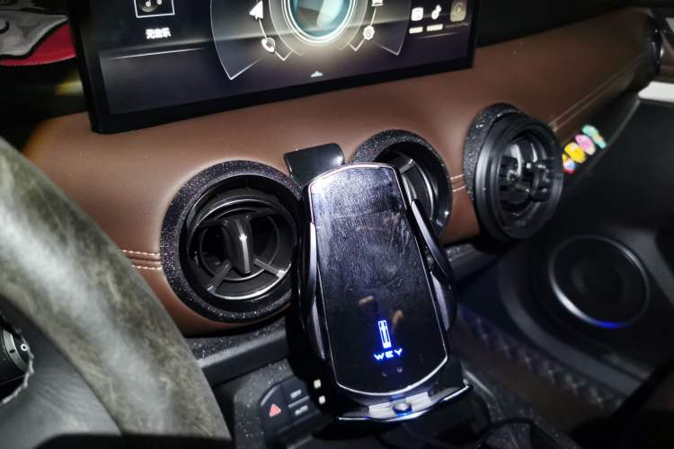 Used Wey VV6 2021 2.0T Two-Wheel Drive Smart Plus Audio And AC Panel
