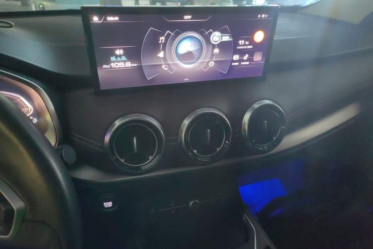 Used Wey VV6 2021 2.0T Two-Wheel Drive Smart Plus Audio And AC Panel