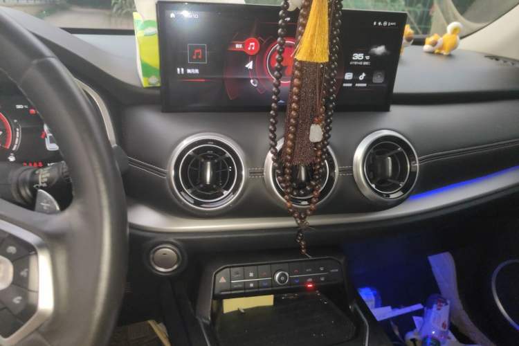 Used Wey VV6 2021 2.0T Two-Wheel Drive Zhiyue+ Audio And AC Panel