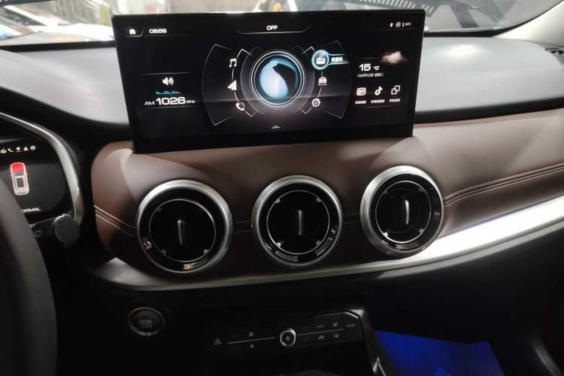 Used Wey VV6 2021 2.0T Two-Wheel Drive Smart Plus Audio And AC Panel