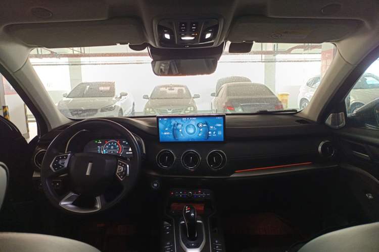 Used Wey VV6 2021 2.0T Two-Wheel Drive Smart Plus Center Console
