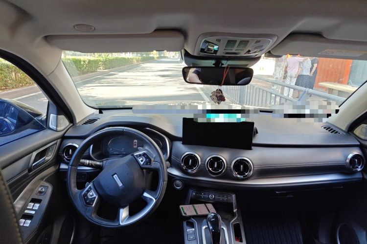 Used Wey VV6 2021 2.0T Two-Wheel Drive Smart Plus Center Console
