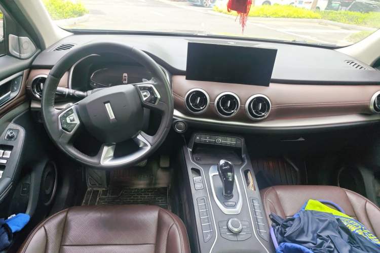 Used Wey VV6 2021 2.0T Two-Wheel Drive Smart Plus Center Console
