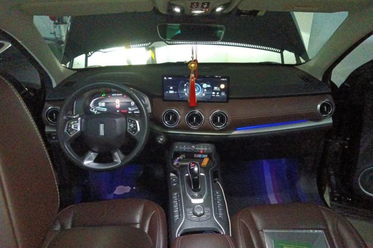 Used Wey VV6 2021 2.0T Two-Wheel Drive Smart Plus Center Console