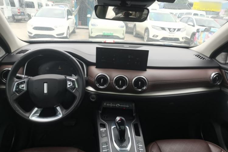 Used Wey VV6 2021 2.0T Two-Wheel Drive Smart Plus Center Console