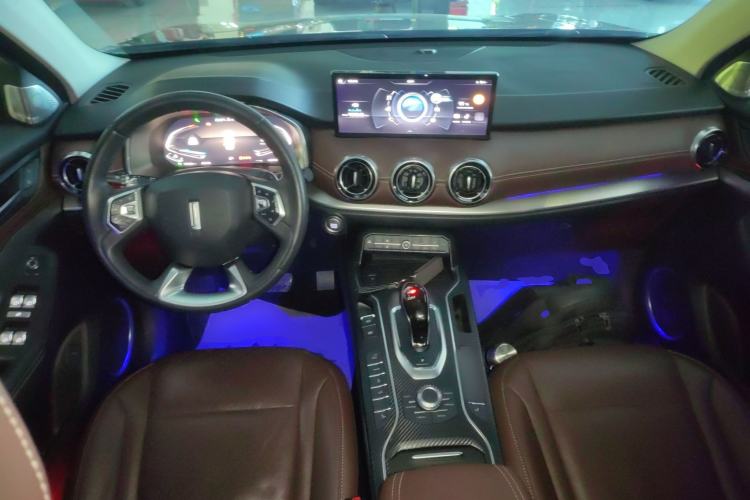 Used Wey VV6 2021 2.0T Two-Wheel Drive Smart Plus Center Console