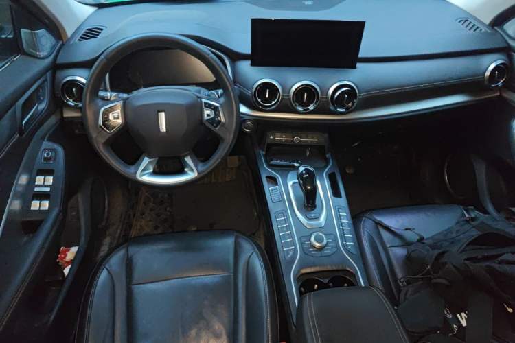Used Wey VV6 2021 2.0T Two-Wheel Drive Smart Plus Center Console