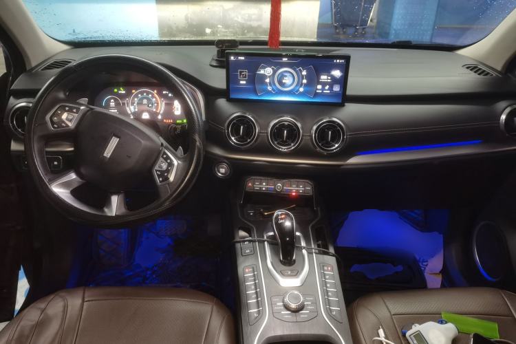 Used Wey VV6 2021 2.0T Two-Wheel Drive Smart Plus Center Console