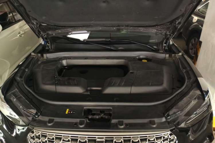 Used Wey VV6 2021 2.0T Two-Wheel Drive Smart Protection+ Engine Bay