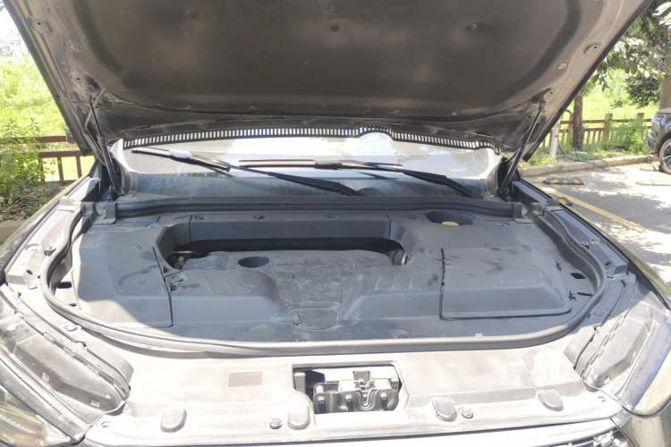 Used Wey VV6 2021 2.0T Two-Wheel Drive Smart Protection+ Engine Bay