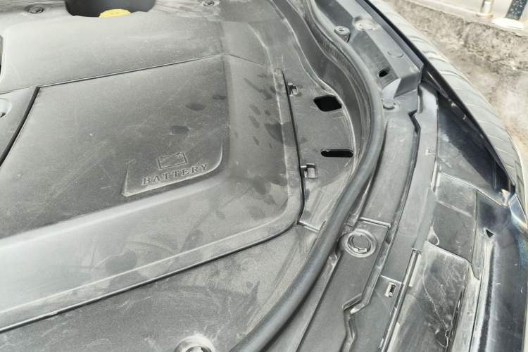 Used Wey VV6 2021 2.0T Two-Wheel Drive Smart Plus Engine Bay Left