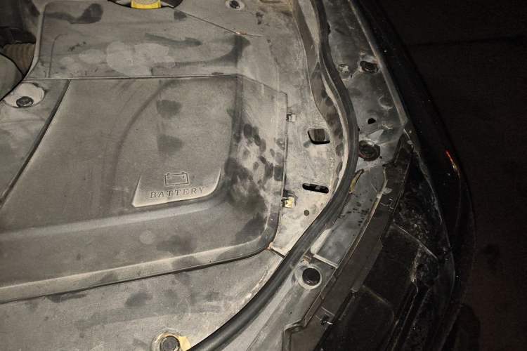 Used Wey VV6 2021 2.0T Two-Wheel Drive Smart Plus Engine Bay Left