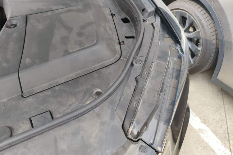 Used Wey VV6 2021 2.0T Two-Wheel Drive Smart Plus Engine Bay Left