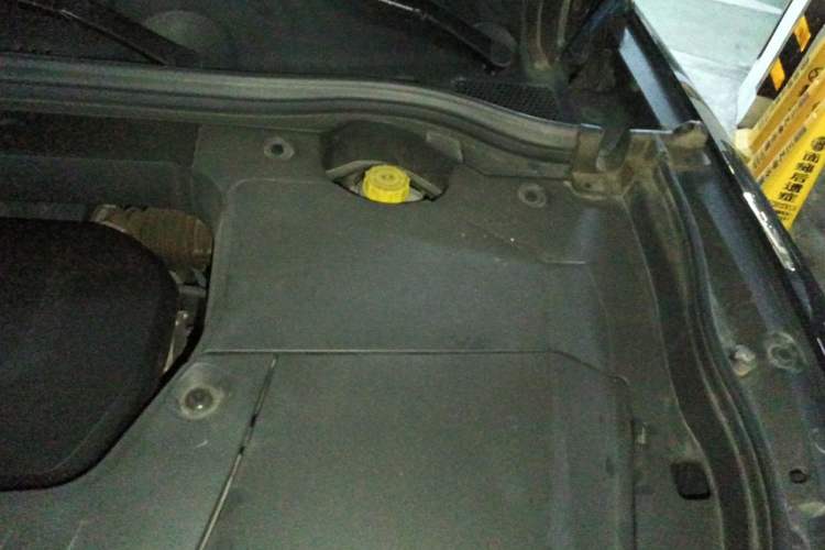 Used Wey VV6 2021 2.0T Two-Wheel Drive Smart Plus Engine Bay Left