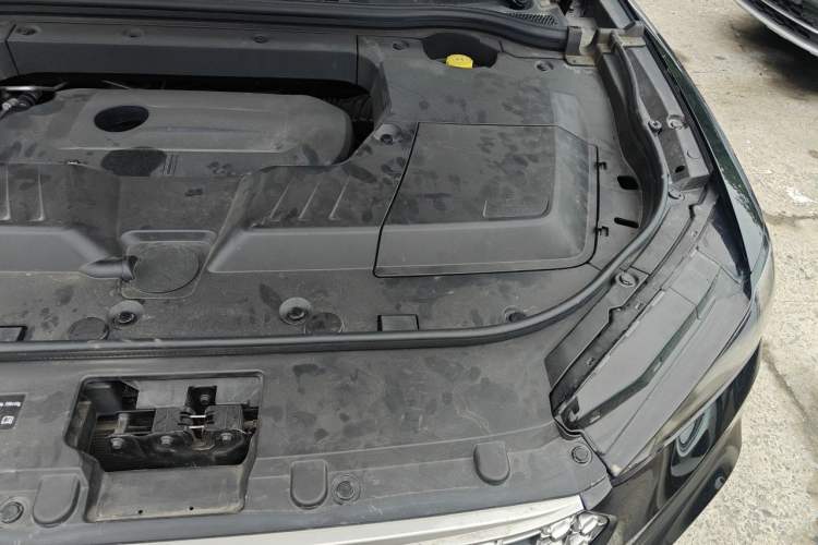 Used Wey VV6 2021 2.0T Two-Wheel Drive Smart Plus Engine Bay Left