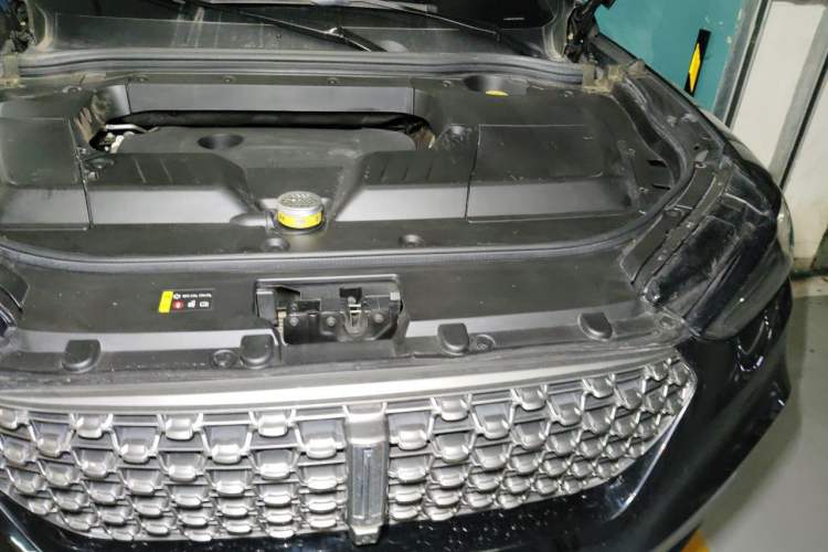 Used Wey VV6 2021 2.0T Two-Wheel Drive Smart Plus Engine Bay Left