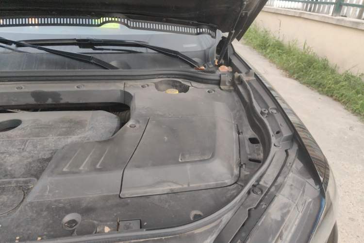 Used Wey VV6 2021 2.0T Two-Wheel Drive Zhiyue+ Engine Bay Left