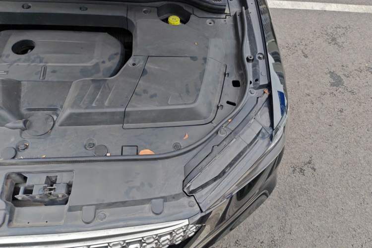 Used Wey VV6 2021 2.0T Two-Wheel Drive Smart Plus Engine Bay Left