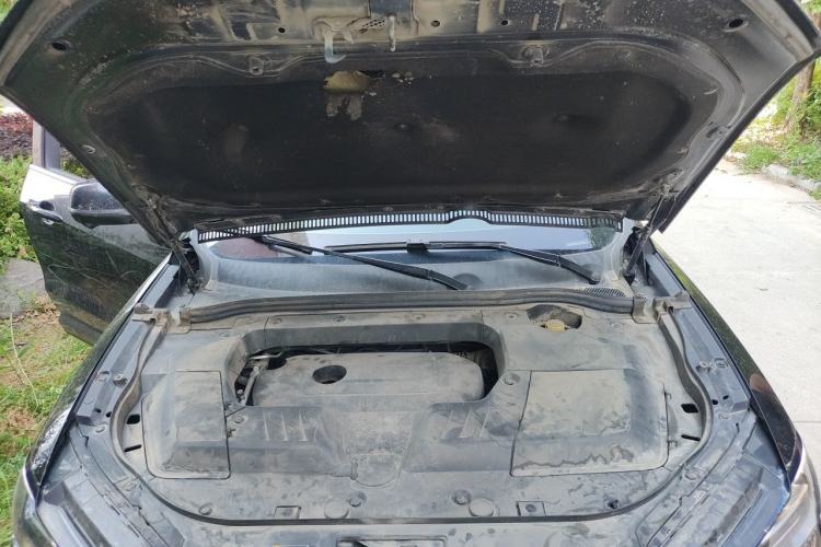 Used Wey VV6 2021 2.0T Two-Wheel Drive Smart Protection+ Engine Bay