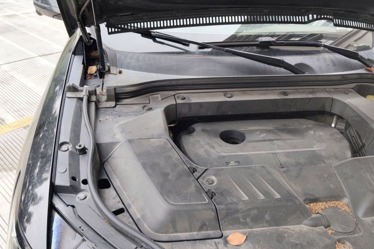 Used Wey VV6 2021 2.0T Two-Wheel Drive Smart Plus Engine Bay Right