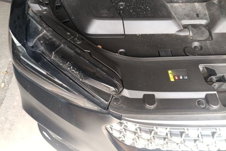 Used Wey VV6 2021 2.0T Two-Wheel Drive Smart Protection+ Engine Bay Right