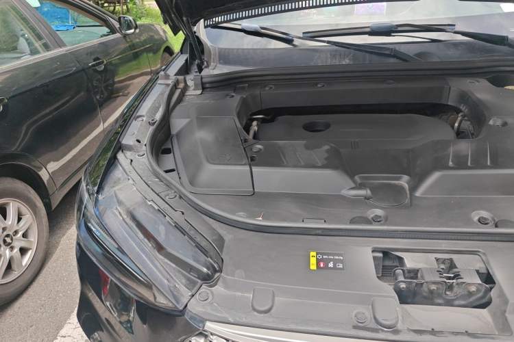Used Wey VV6 2021 2.0T Two-Wheel Drive Smart Plus Engine Bay Right