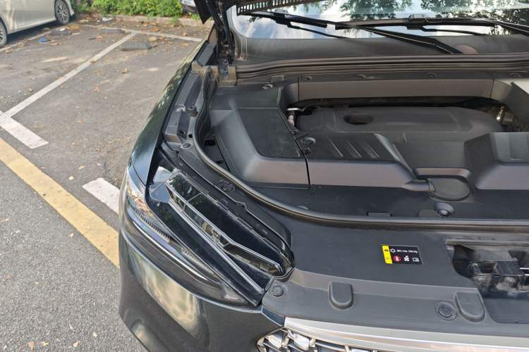 Used Wey VV6 2021 2.0T Two-Wheel Drive Smart Plus Engine Bay Right