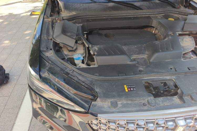 Used Wey VV6 2021 2.0T Two-Wheel Drive Smart Protection+ Engine Bay Right