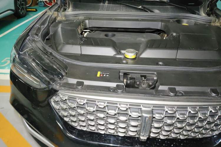 Used Wey VV6 2021 2.0T Two-Wheel Drive Smart Plus Engine Bay Right
