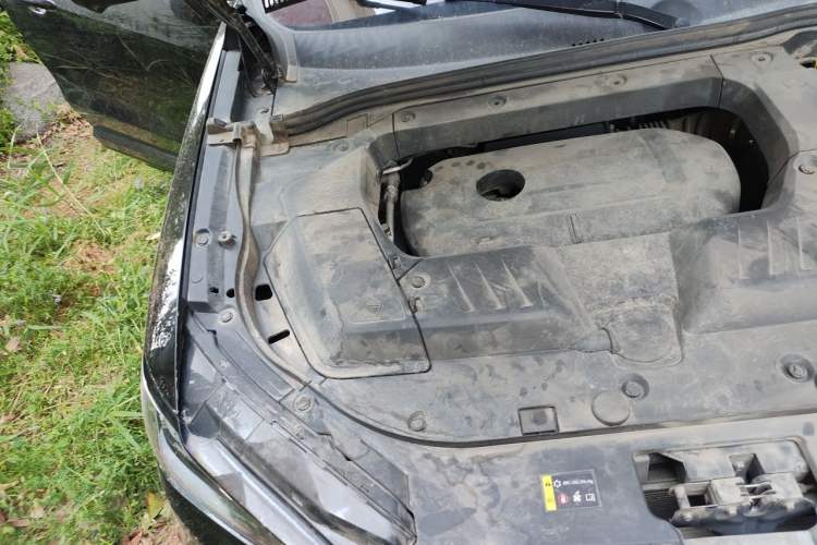 Used Wey VV6 2021 2.0T Two-Wheel Drive Smart Protection+ Engine Bay Right