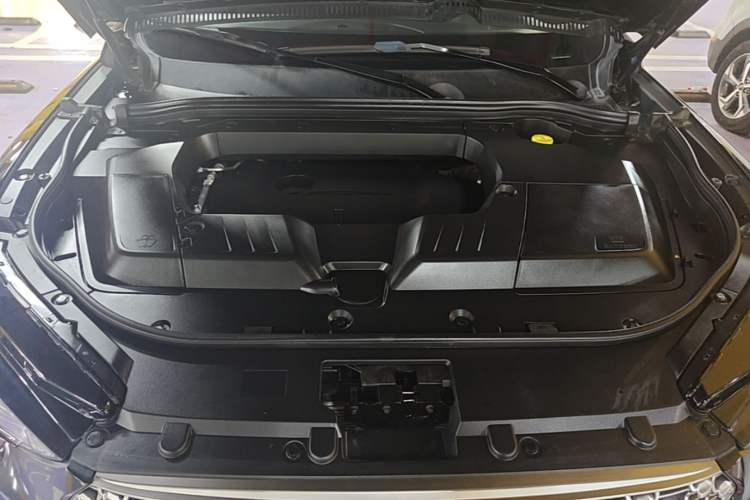Used Wey VV6 2021 2.0T Two-Wheel Drive Smart Plus Engine Bay