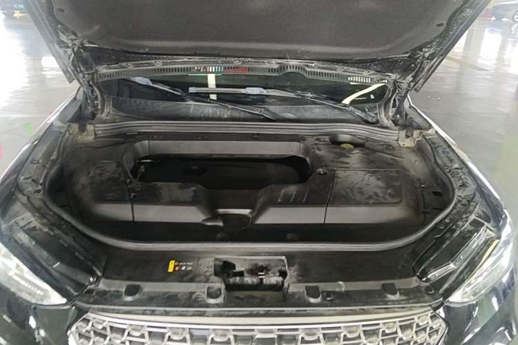 Used Wey VV6 2021 2.0T Two-Wheel Drive Smart Plus Engine Bay