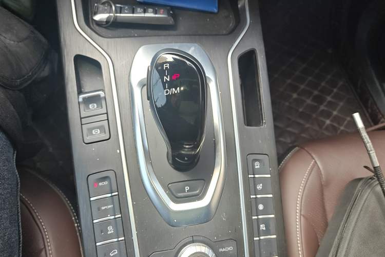 Used Wey VV6 2021 2.0T Two-Wheel Drive Smart Protection+ Gear Lever
