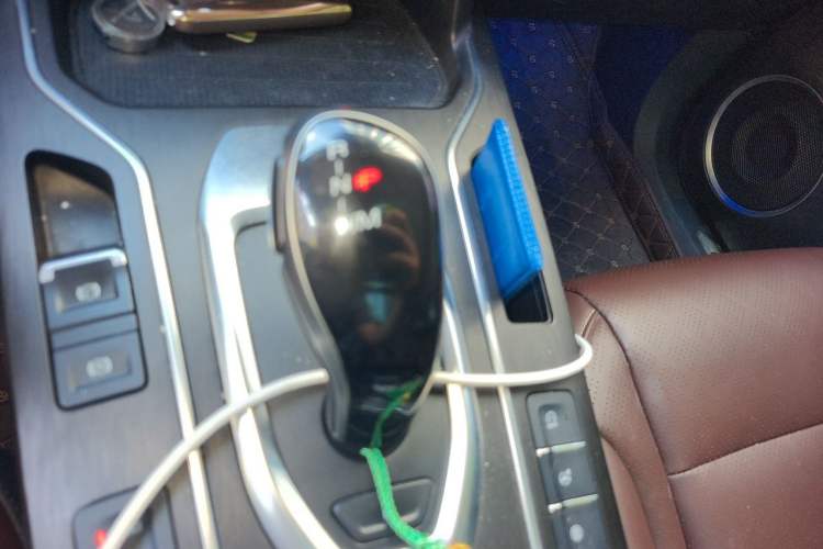 Used Wey VV6 2021 2.0T Two-Wheel Drive Smart Protection+ Gear Lever