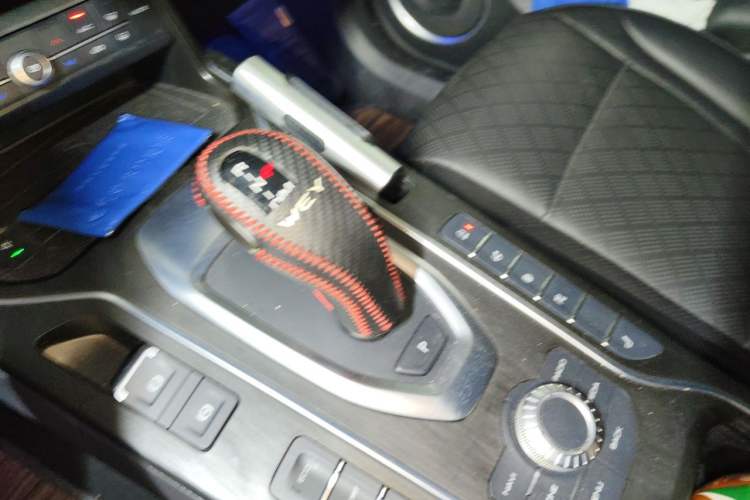 Used Wey VV6 2021 2.0T Two-Wheel Drive Smart Plus Gear Lever