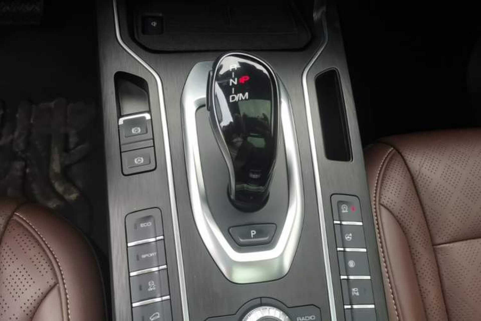 Used Wey VV6 2021 2.0T Two-Wheel Drive Smart Plus Gear Lever