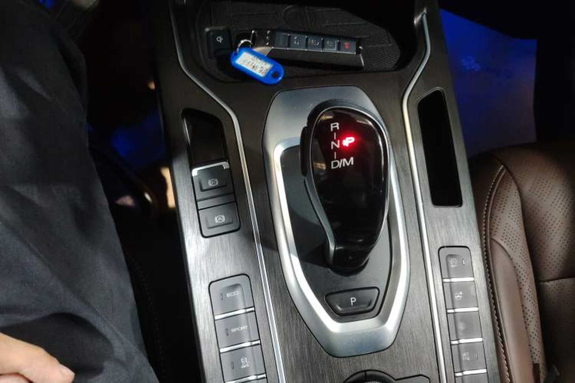 Used Wey VV6 2021 2.0T Two-Wheel Drive Smart Plus Gear Lever