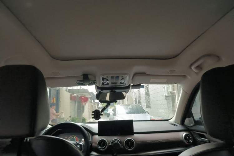 Used Wey VV6 2021 2.0T Two-Wheel Drive Smart Plus Headliner